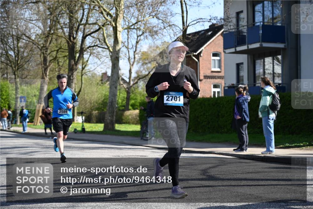 12.04.2026 - 45. Internationalen Wilhelmsburger Insellauf J. Mangold http://msf.ph/oto/9464348 12.04.2026 10:54:26 Ziel 3580, 3596, 4131, 2569, 4389, 4390, 2701, 4687, 4687, 3818, 4711, 2088, 5660, 5317, 2821, 2855, 4585, 2324, 4636, 5006 meine-sportfotos.de