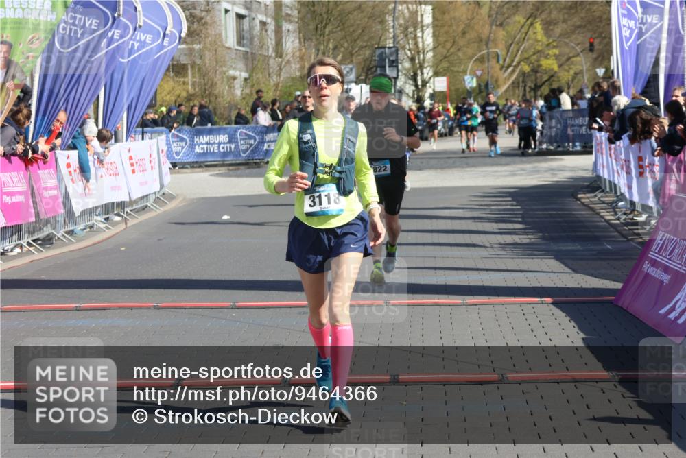12.04.2026 - 45. Internationalen Wilhelmsburger Insellauf Strokosch-Dieckow http://msf.ph/oto/9464366 12.04.2026 10:56:16 Ziel 2349, 3118, 5822 meine-sportfotos.de