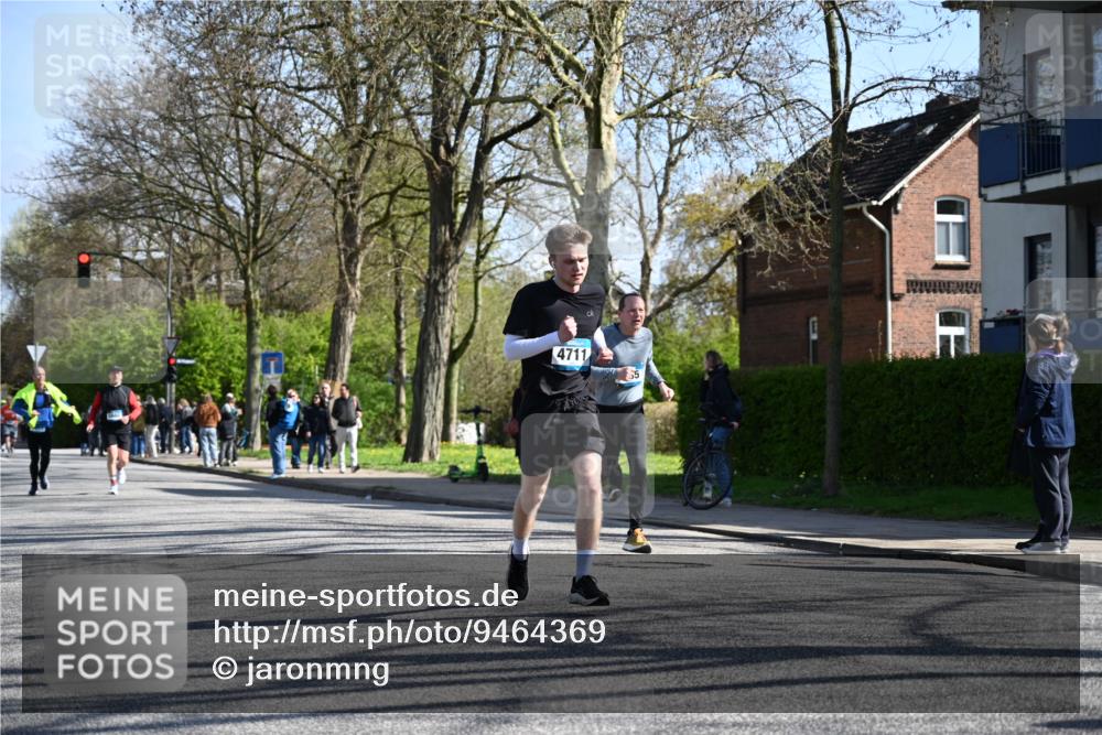 12.04.2026 - 45. Internationalen Wilhelmsburger Insellauf J. Mangold http://msf.ph/oto/9464369 12.04.2026 10:54:42 Ziel 4687, 3818, 4711, 2088, 5660, 5317, 2821, 2855, 4585, 2324, 4636, 5006, 5333, 4056, 5334, 4197, 5747, 5773, 5835, 5268, 4500 meine-sportfotos.de