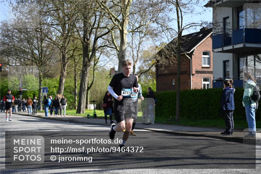 12.04.2026 - 45. Internationalen Wilhelmsburger Insellauf J. Mangold http://msf.ph/oto/9464372 12.04.2026 10:54:43 Ziel 4687, 3818, 4711, 2088, 5660, 5317, 2821, 2855, 4585, 2324, 4636, 5006, 5333, 4056, 5334, 4197, 4197, 5747, 5773, 5835, 5268, 4500 meine-sportfotos.de