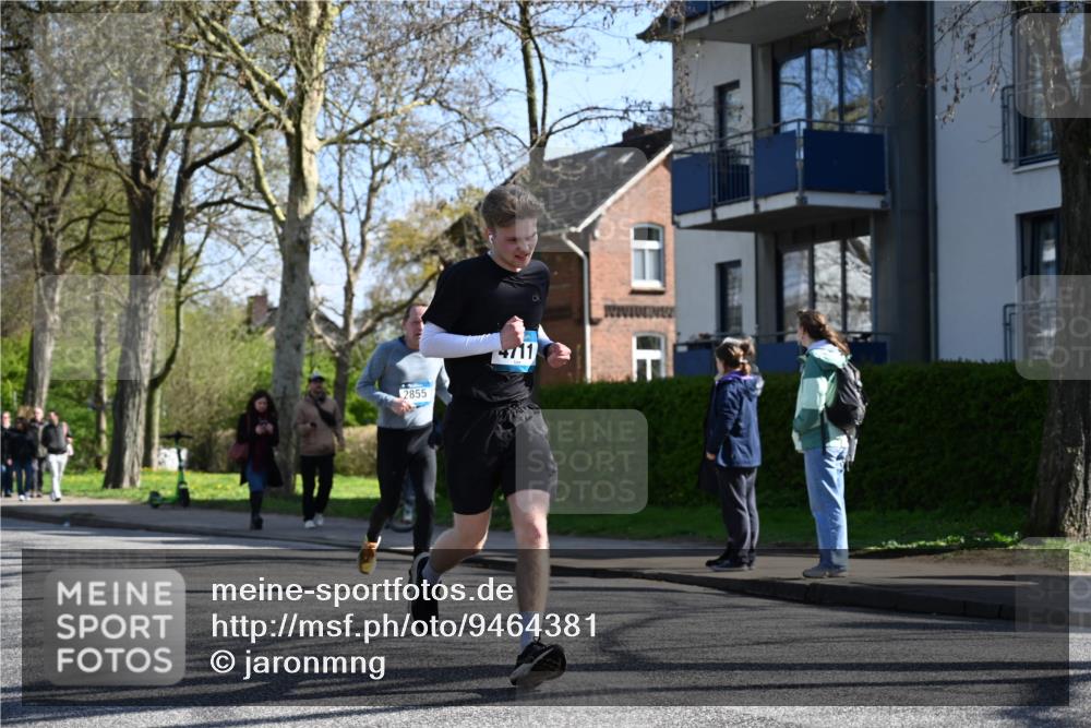 12.04.2026 - 45. Internationalen Wilhelmsburger Insellauf J. Mangold http://msf.ph/oto/9464381 12.04.2026 10:54:43 Ziel 4687, 3818, 4711, 2088, 5660, 5317, 2821, 2855, 4585, 2324, 4636, 5006, 5333, 4056, 5334, 4197, 4197, 5747, 5773, 5835, 5268, 4500 meine-sportfotos.de