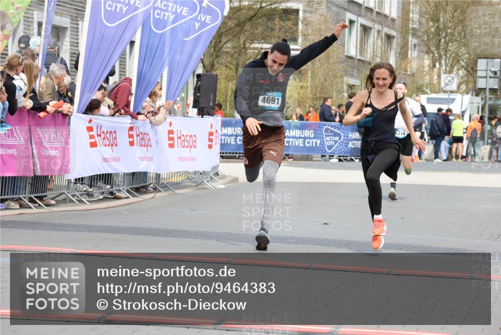 12.04.2026 - 45. Internationalen Wilhelmsburger Insellauf Strokosch-Dieckow http://msf.ph/oto/9464383 12.04.2026 13:14:31 Ziel 5790, 4716, 5318 meine-sportfotos.de