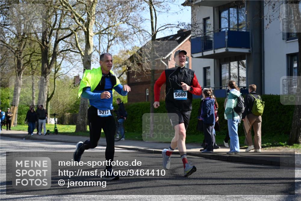 12.04.2026 - 45. Internationalen Wilhelmsburger Insellauf J. Mangold http://msf.ph/oto/9464410 12.04.2026 10:54:50 Ziel 4687, 3818, 4711, 2088, 5660, 5317, 2821, 2855, 4585, 2324, 4636, 5006, 4636, 5006, 5333, 4056, 5334, 4197, 5747, 5773, 5835, 5268, 4500 meine-sportfotos.de