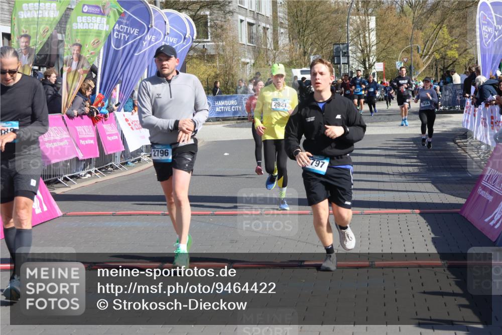 12.04.2026 - 45. Internationalen Wilhelmsburger Insellauf Strokosch-Dieckow http://msf.ph/oto/9464422 12.04.2026 10:56:23 Ziel 3488, 2797, 2796, 2921, 2808 meine-sportfotos.de