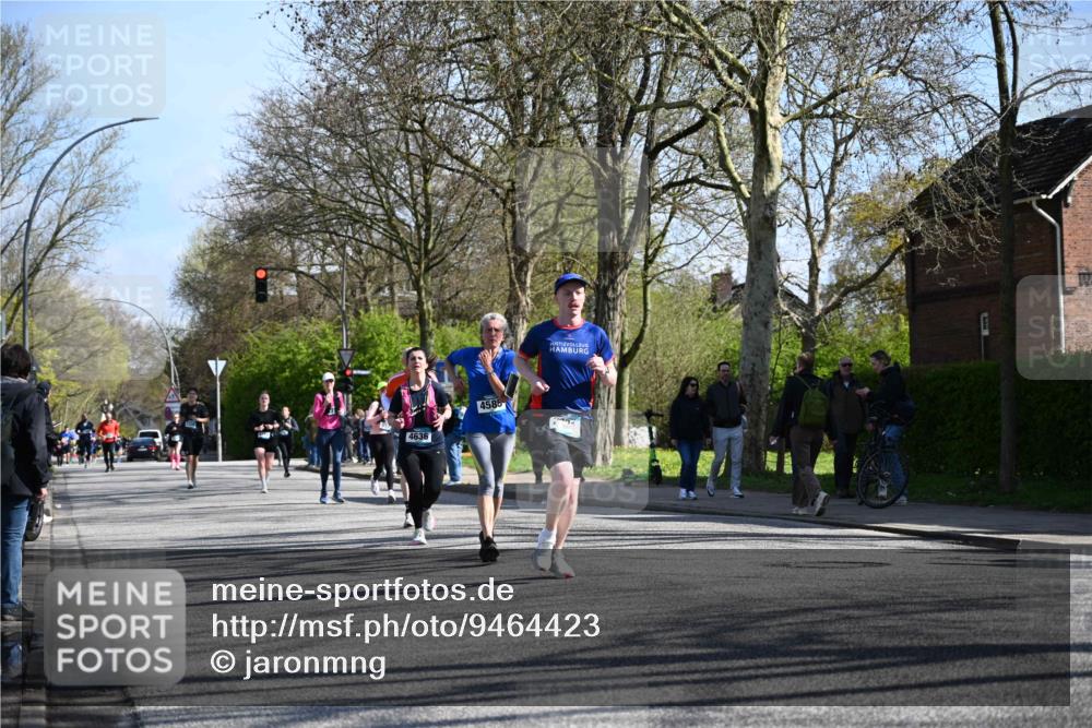 12.04.2026 - 45. Internationalen Wilhelmsburger Insellauf J. Mangold http://msf.ph/oto/9464423 12.04.2026 10:54:57 Ziel 4711, 2088, 5660, 5317, 2821, 2855, 4585, 2324, 4636, 5006, 5333, 4056, 5334, 4197, 5747, 5773, 5835, 5268, 4500, 4714 meine-sportfotos.de