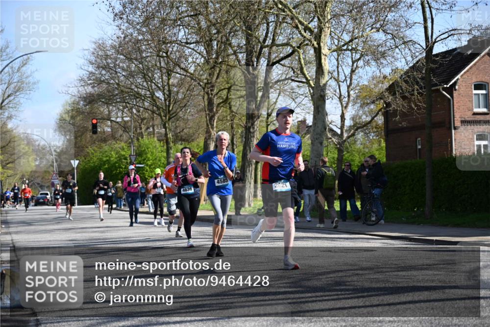 12.04.2026 - 45. Internationalen Wilhelmsburger Insellauf J. Mangold http://msf.ph/oto/9464428 12.04.2026 10:54:57 Ziel 4711, 2088, 5660, 5317, 2821, 2855, 4585, 2324, 4636, 5006, 5333, 4056, 5334, 4197, 5747, 5773, 5835, 5268, 4500, 4714 meine-sportfotos.de