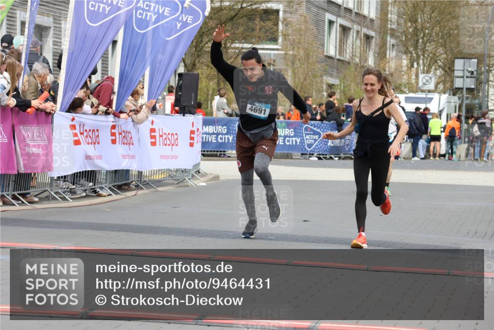 12.04.2026 - 45. Internationalen Wilhelmsburger Insellauf Strokosch-Dieckow http://msf.ph/oto/9464431 12.04.2026 13:14:31 Ziel 5790, 4716, 5318 meine-sportfotos.de