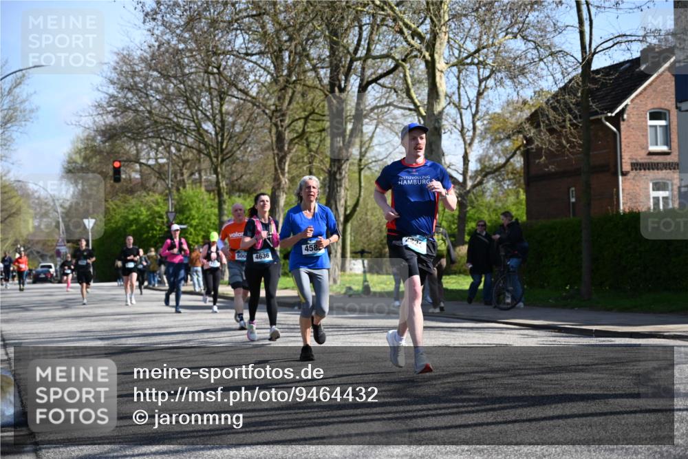 12.04.2026 - 45. Internationalen Wilhelmsburger Insellauf J. Mangold http://msf.ph/oto/9464432 12.04.2026 10:54:57 Ziel 4711, 2088, 5660, 5317, 2821, 2855, 4585, 2324, 4636, 5006, 5333, 4056, 5334, 4197, 5747, 5773, 5835, 5268, 4500, 4714 meine-sportfotos.de