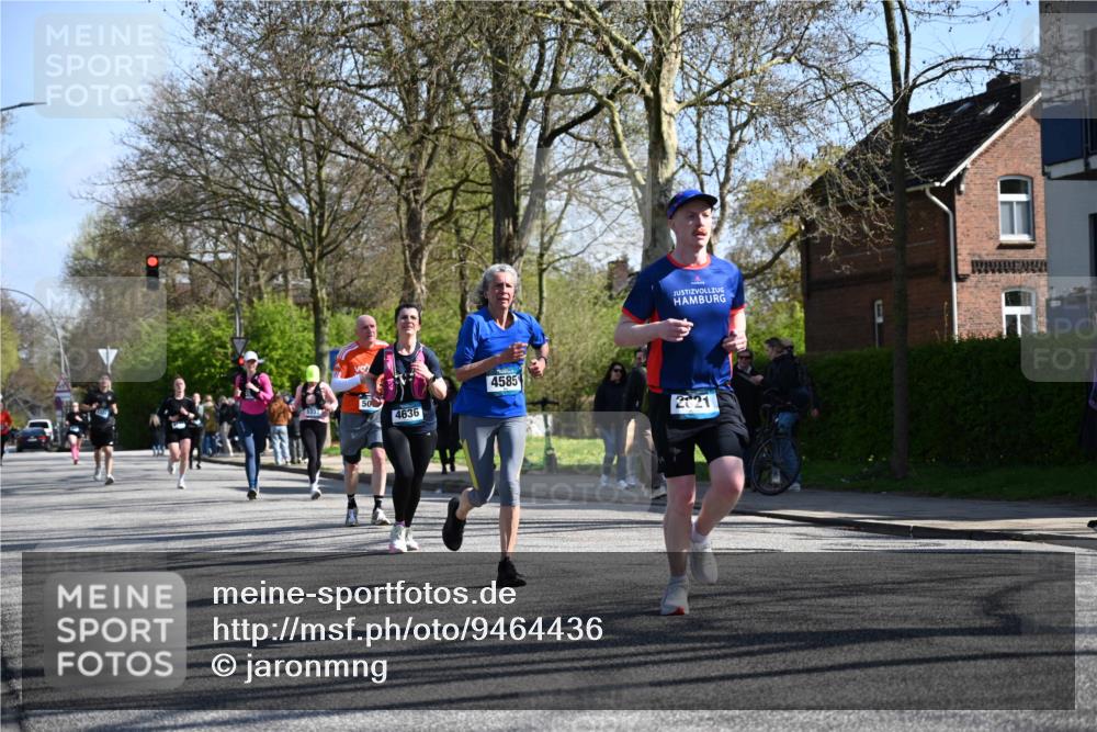 12.04.2026 - 45. Internationalen Wilhelmsburger Insellauf J. Mangold http://msf.ph/oto/9464436 12.04.2026 10:54:58 Ziel 2088, 5660, 5317, 2821, 2855, 4585, 2324, 4636, 5006, 5333, 4056, 5334, 4197, 5747, 5773, 5835, 5268, 4500, 4714 meine-sportfotos.de