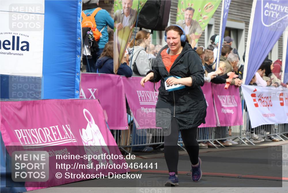 12.04.2026 - 45. Internationalen Wilhelmsburger Insellauf Strokosch-Dieckow http://msf.ph/oto/9464441 12.04.2026 13:14:28 Ziel 5790, 4716 meine-sportfotos.de