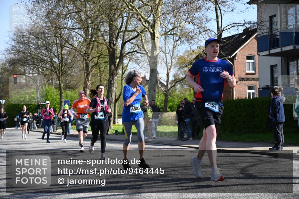 12.04.2026 - 45. Internationalen Wilhelmsburger Insellauf J. Mangold http://msf.ph/oto/9464445 12.04.2026 10:54:58 Ziel 2088, 5660, 5317, 2821, 2855, 4585, 2324, 4636, 5006, 5333, 4056, 5334, 4197, 5747, 5773, 5835, 5268, 4500, 4714 meine-sportfotos.de