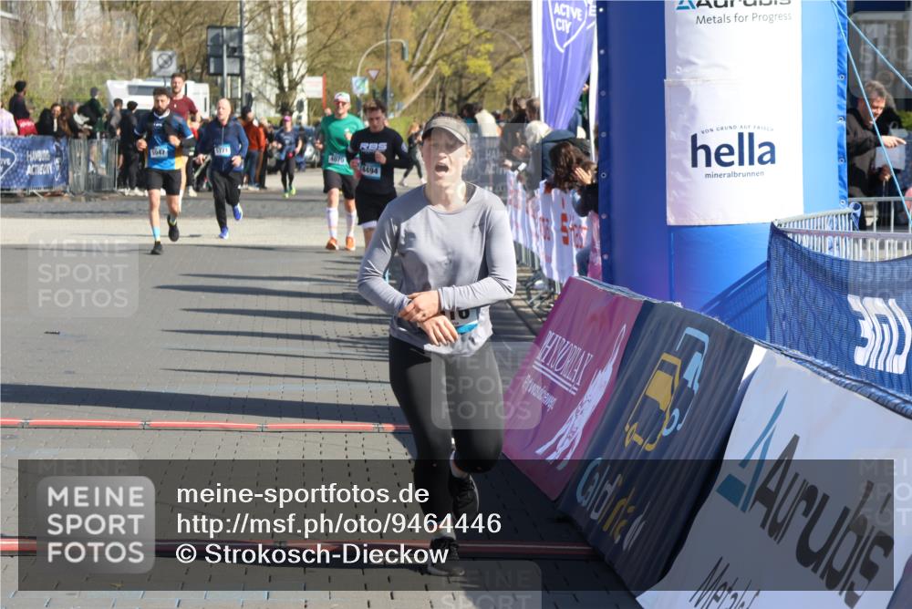 12.04.2026 - 45. Internationalen Wilhelmsburger Insellauf Strokosch-Dieckow http://msf.ph/oto/9464446 12.04.2026 10:56:28 Ziel 2921, 2808, 3916 meine-sportfotos.de