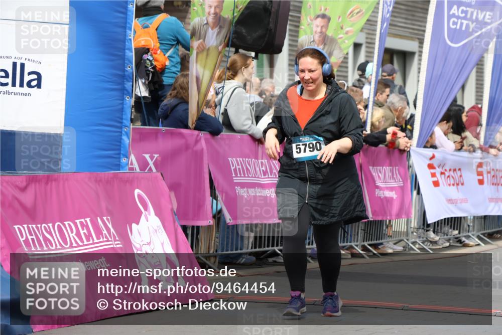 12.04.2026 - 45. Internationalen Wilhelmsburger Insellauf Strokosch-Dieckow http://msf.ph/oto/9464454 12.04.2026 13:14:27 Ziel 5790 meine-sportfotos.de