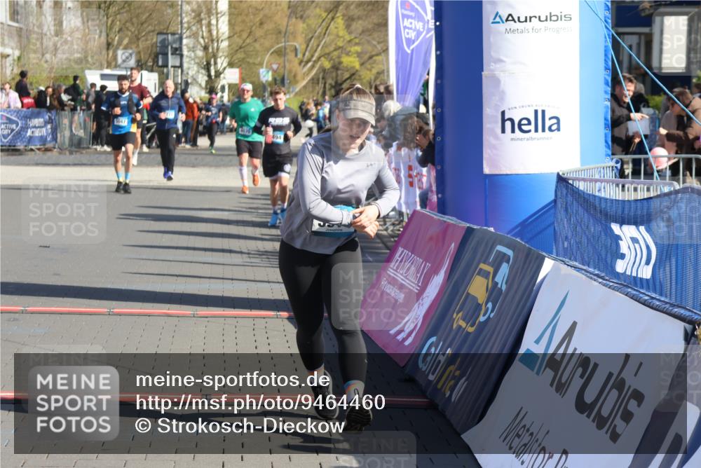 12.04.2026 - 45. Internationalen Wilhelmsburger Insellauf Strokosch-Dieckow http://msf.ph/oto/9464460 12.04.2026 10:56:28 Ziel 2921, 2808, 3916 meine-sportfotos.de