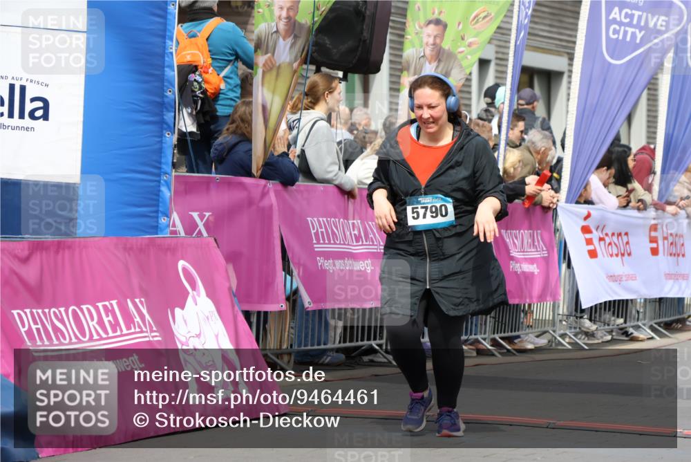 12.04.2026 - 45. Internationalen Wilhelmsburger Insellauf Strokosch-Dieckow http://msf.ph/oto/9464461 12.04.2026 13:14:27 Ziel 5790 meine-sportfotos.de