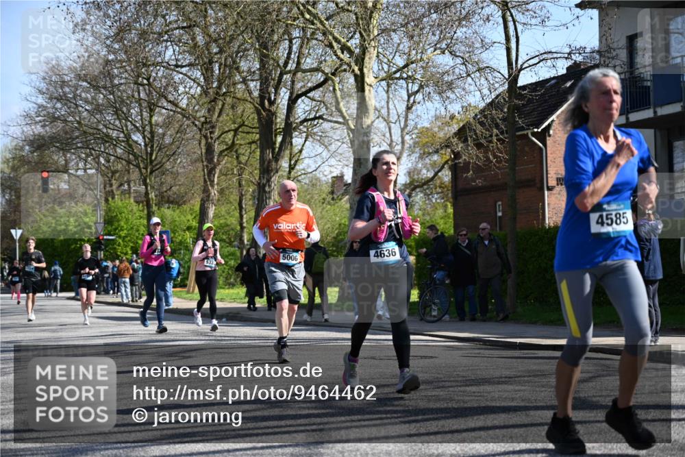 12.04.2026 - 45. Internationalen Wilhelmsburger Insellauf J. Mangold http://msf.ph/oto/9464462 12.04.2026 10:54:59 Ziel 2088, 5660, 5317, 2821, 2855, 4585, 2324, 4636, 5006, 5333, 4056, 5334, 4197, 5747, 5773, 5835, 5268, 4500, 4714 meine-sportfotos.de