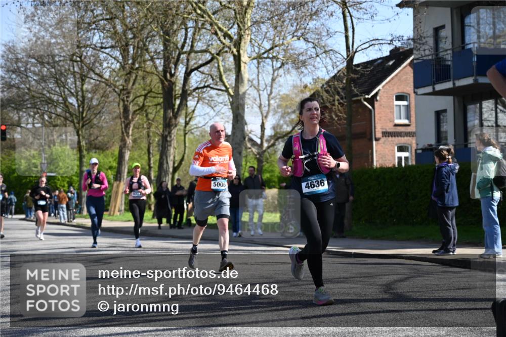 12.04.2026 - 45. Internationalen Wilhelmsburger Insellauf J. Mangold http://msf.ph/oto/9464468 12.04.2026 10:55:00 Ziel 2088, 5660, 5317, 2821, 2855, 4585, 2324, 4636, 5006, 5333, 4056, 5334, 4197, 5747, 5773, 5835, 5268, 4500, 4714 meine-sportfotos.de