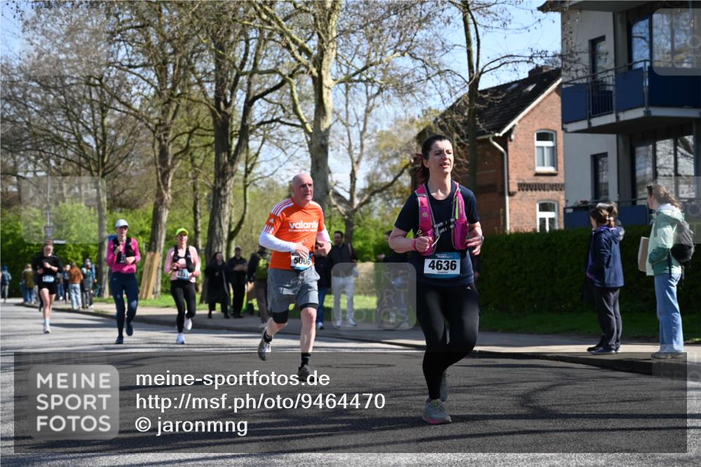 12.04.2026 - 45. Internationalen Wilhelmsburger Insellauf J. Mangold http://msf.ph/oto/9464470 12.04.2026 10:55:00 Ziel 2088, 5660, 5317, 2821, 2855, 4585, 2324, 4636, 5006, 5333, 4056, 5334, 4197, 5747, 5773, 5835, 5268, 4500, 4714 meine-sportfotos.de