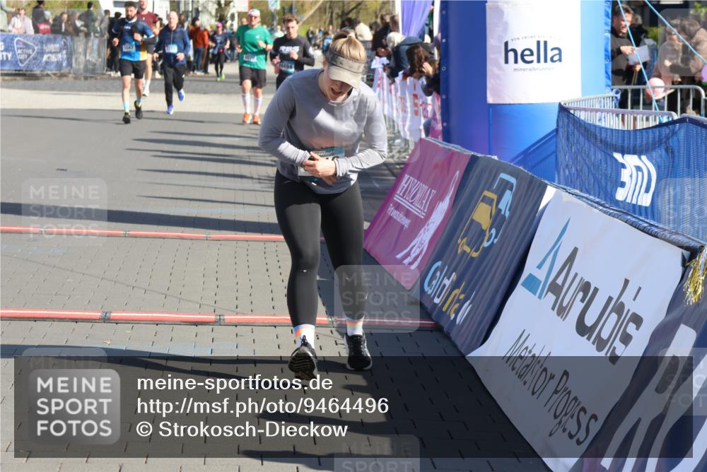 12.04.2026 - 45. Internationalen Wilhelmsburger Insellauf Strokosch-Dieckow http://msf.ph/oto/9464496 12.04.2026 10:56:29 Ziel 2808, 3916 meine-sportfotos.de