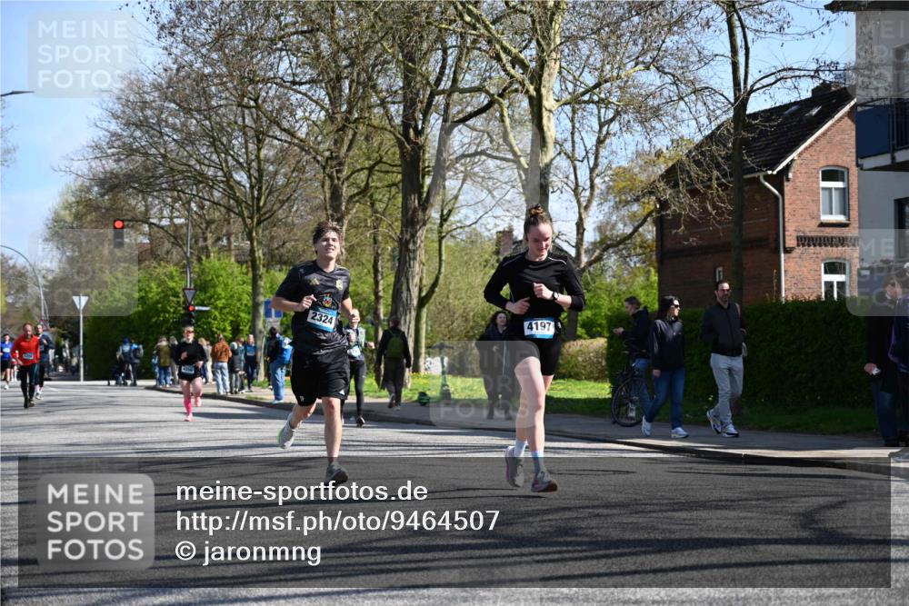 12.04.2026 - 45. Internationalen Wilhelmsburger Insellauf J. Mangold http://msf.ph/oto/9464507 12.04.2026 10:55:05 Ziel 5660, 5317, 2821, 2855, 4585, 2324, 4636, 5006, 5333, 4056, 5334, 4197, 5747, 5773, 5835, 5773, 5835, 5268, 4500, 4714, 3175, 4298, 5557 meine-sportfotos.de