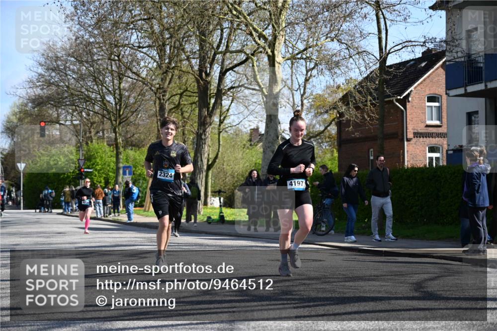 12.04.2026 - 45. Internationalen Wilhelmsburger Insellauf J. Mangold http://msf.ph/oto/9464512 12.04.2026 10:55:05 Ziel 5660, 5317, 2821, 2855, 4585, 2324, 4636, 5006, 5333, 4056, 5334, 4197, 5747, 5773, 5835, 5773, 5835, 5268, 4500, 4714, 3175, 4298, 5557 meine-sportfotos.de