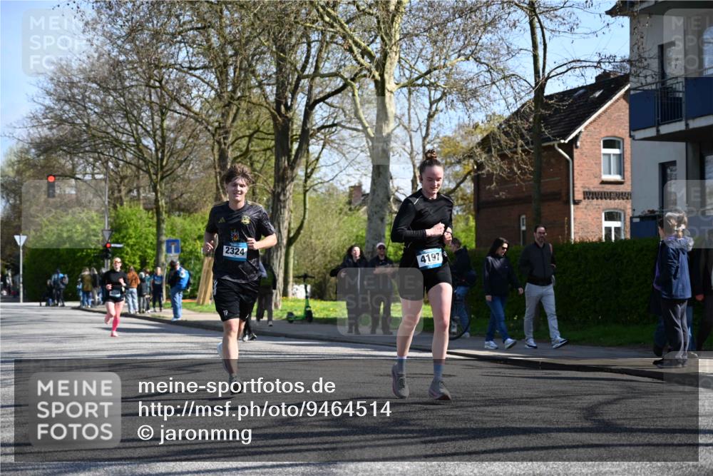 12.04.2026 - 45. Internationalen Wilhelmsburger Insellauf J. Mangold http://msf.ph/oto/9464514 12.04.2026 10:55:05 Ziel 5660, 5317, 2821, 2855, 4585, 2324, 4636, 5006, 5333, 4056, 5334, 4197, 5747, 5773, 5835, 5773, 5835, 5268, 4500, 4714, 3175, 4298, 5557 meine-sportfotos.de