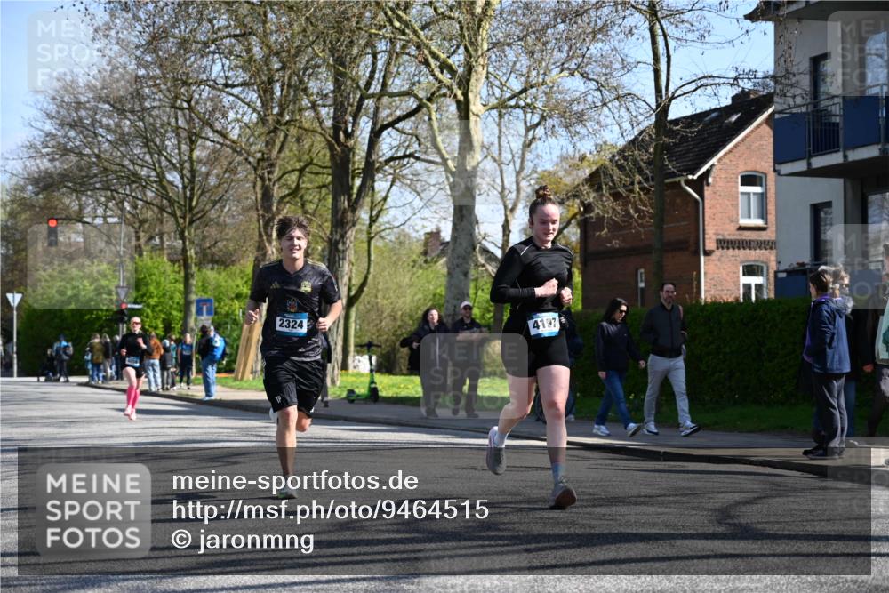12.04.2026 - 45. Internationalen Wilhelmsburger Insellauf J. Mangold http://msf.ph/oto/9464515 12.04.2026 10:55:05 Ziel 5660, 5317, 2821, 2855, 4585, 2324, 4636, 5006, 5333, 4056, 5334, 4197, 5747, 5773, 5835, 5773, 5835, 5268, 4500, 4714, 3175, 4298, 5557 meine-sportfotos.de