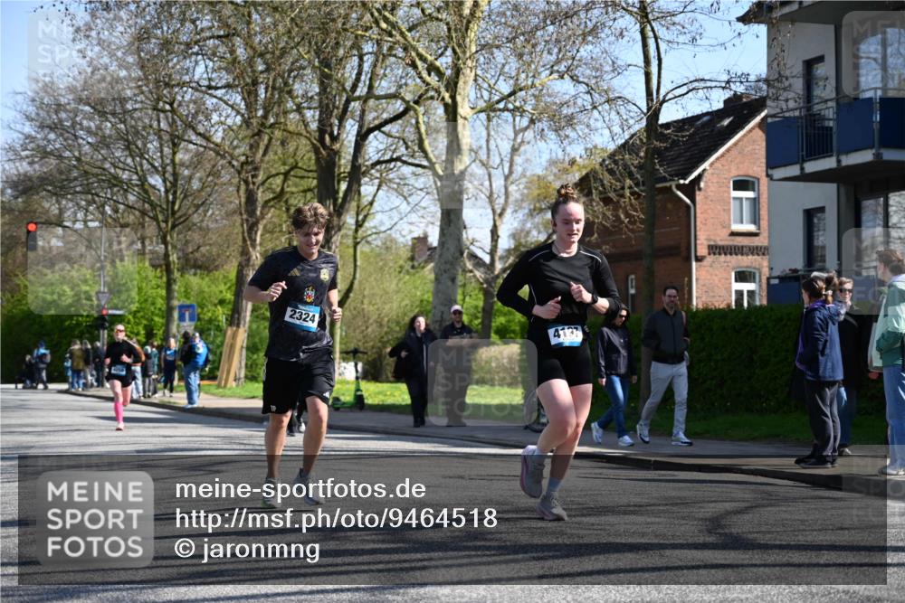 12.04.2026 - 45. Internationalen Wilhelmsburger Insellauf J. Mangold http://msf.ph/oto/9464518 12.04.2026 10:55:05 Ziel 5660, 5317, 2821, 2855, 4585, 2324, 4636, 5006, 5333, 4056, 5334, 4197, 5747, 5773, 5835, 5773, 5835, 5268, 4500, 4714, 3175, 4298, 5557 meine-sportfotos.de