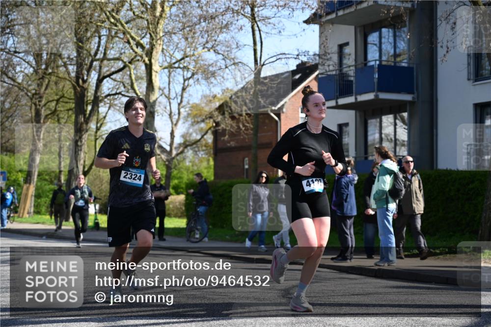 12.04.2026 - 45. Internationalen Wilhelmsburger Insellauf J. Mangold http://msf.ph/oto/9464532 12.04.2026 10:55:06 Ziel 2821, 2855, 4585, 2324, 4636, 5006, 5333, 4056, 5334, 4197, 5747, 5773, 5835, 5268, 4500, 5268, 4500, 4714, 3175, 4298, 5557 meine-sportfotos.de