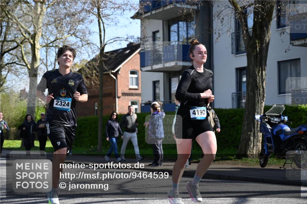 12.04.2026 - 45. Internationalen Wilhelmsburger Insellauf J. Mangold http://msf.ph/oto/9464539 12.04.2026 10:55:06 Ziel 2821, 2855, 4585, 2324, 4636, 5006, 5333, 4056, 5334, 4197, 5747, 5773, 5835, 5268, 4500, 5268, 4500, 4714, 3175, 4298, 5557 meine-sportfotos.de