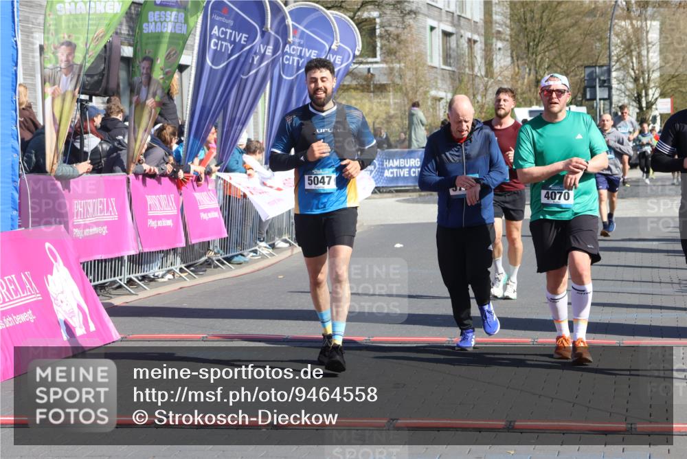 12.04.2026 - 45. Internationalen Wilhelmsburger Insellauf Strokosch-Dieckow http://msf.ph/oto/9464558 12.04.2026 10:56:36 Ziel 4494, 5047, 4070, 5771, 4549 meine-sportfotos.de