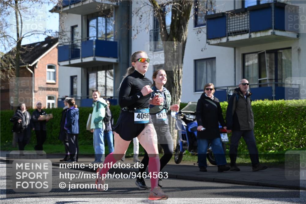12.04.2026 - 45. Internationalen Wilhelmsburger Insellauf J. Mangold http://msf.ph/oto/9464563 12.04.2026 10:55:10 Ziel 2855, 4585, 2324, 4636, 5006, 5333, 4056, 5334, 4197, 5747, 5773, 5835, 5268, 4500, 4714, 3175, 4298, 5557, 2349 meine-sportfotos.de