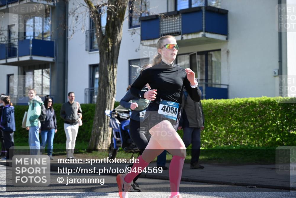 12.04.2026 - 45. Internationalen Wilhelmsburger Insellauf J. Mangold http://msf.ph/oto/9464569 12.04.2026 10:55:11 Ziel 4585, 2324, 4636, 5006, 5333, 4056, 5334, 4197, 5747, 5773, 5835, 5268, 4500, 4714, 3175, 4298, 5557, 2349, 3118 meine-sportfotos.de