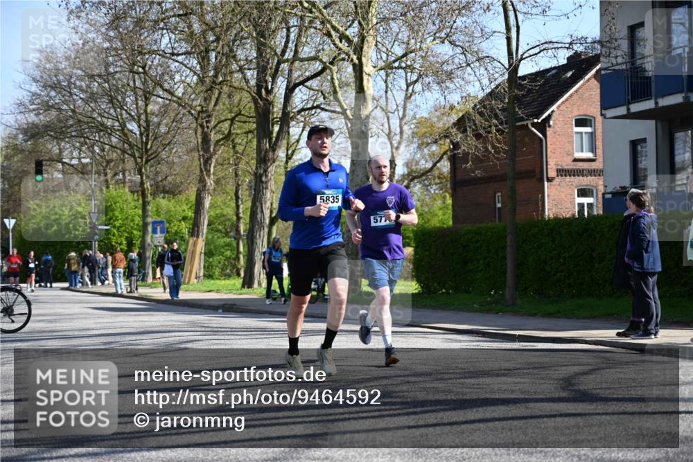 12.04.2026 - 45. Internationalen Wilhelmsburger Insellauf J. Mangold http://msf.ph/oto/9464592 12.04.2026 10:55:18 Ziel 4197, 5747, 5773, 5835, 5268, 4500, 4714, 3175, 4298, 5557, 2349, 3118, 5822, 3488, 2797, 2796 meine-sportfotos.de