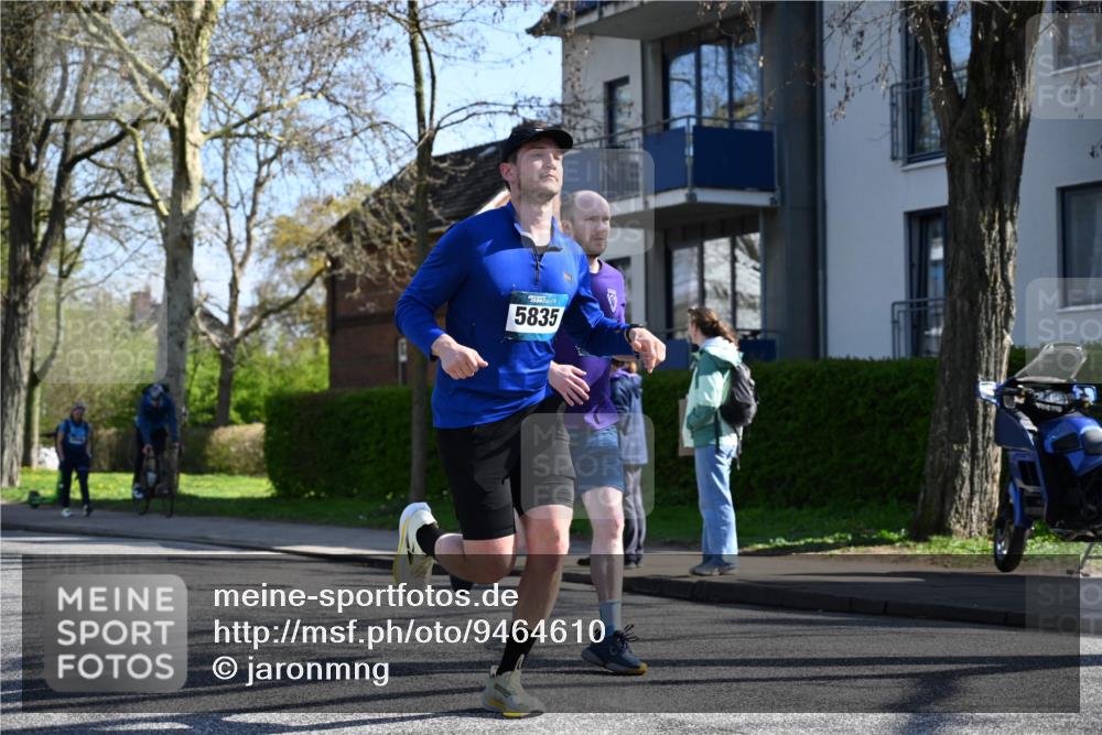 12.04.2026 - 45. Internationalen Wilhelmsburger Insellauf J. Mangold http://msf.ph/oto/9464610 12.04.2026 10:55:19 Ziel 4197, 5747, 5773, 5835, 5268, 4500, 4714, 4714, 3175, 4298, 5557, 2349, 3118, 5822, 3488, 2797, 2796 meine-sportfotos.de