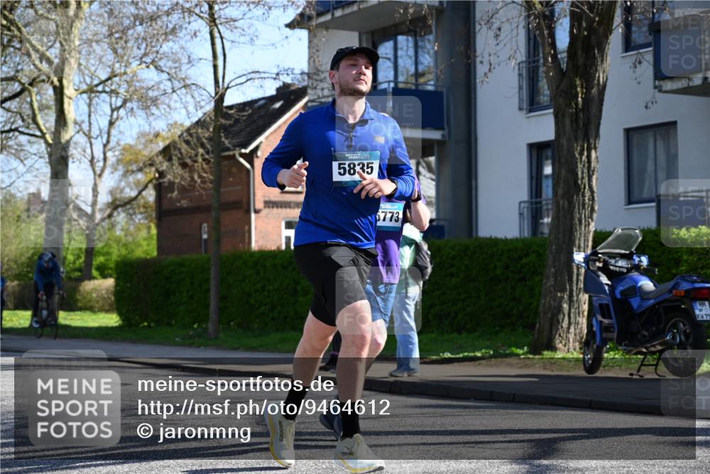 12.04.2026 - 45. Internationalen Wilhelmsburger Insellauf J. Mangold http://msf.ph/oto/9464612 12.04.2026 10:55:19 Ziel 4197, 5747, 5773, 5835, 5268, 4500, 4714, 4714, 3175, 4298, 5557, 2349, 3118, 5822, 3488, 2797, 2796 meine-sportfotos.de