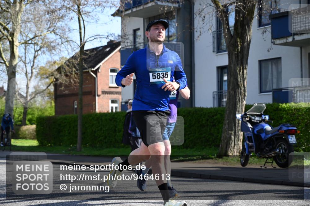12.04.2026 - 45. Internationalen Wilhelmsburger Insellauf J. Mangold http://msf.ph/oto/9464613 12.04.2026 10:55:20 Ziel 4197, 5747, 5773, 5835, 5268, 4500, 4714, 3175, 4298, 5557, 2349, 2349, 3118, 5822, 3488, 2797, 2796, 2921 meine-sportfotos.de