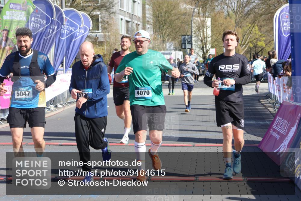 12.04.2026 - 45. Internationalen Wilhelmsburger Insellauf Strokosch-Dieckow http://msf.ph/oto/9464615 12.04.2026 10:56:37 Ziel 4494, 5047, 4070, 5771, 4549 meine-sportfotos.de