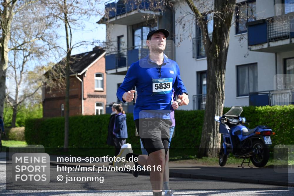 12.04.2026 - 45. Internationalen Wilhelmsburger Insellauf J. Mangold http://msf.ph/oto/9464616 12.04.2026 10:55:20 Ziel 4197, 5747, 5773, 5835, 5268, 4500, 4714, 3175, 4298, 5557, 2349, 2349, 3118, 5822, 3488, 2797, 2796, 2921 meine-sportfotos.de