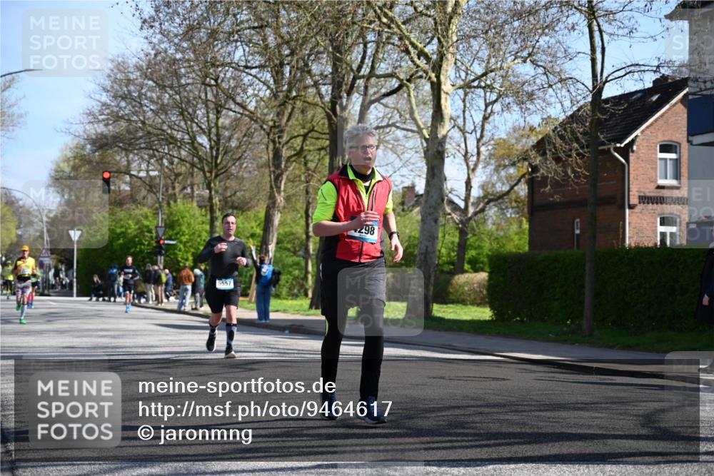 12.04.2026 - 45. Internationalen Wilhelmsburger Insellauf J. Mangold http://msf.ph/oto/9464617 12.04.2026 10:55:33 Ziel 4714, 3175, 4298, 5557, 2349, 3118, 5822, 3488, 2797, 2796, 2921, 2808, 3916, 4494, 5047, 4070, 5771 meine-sportfotos.de
