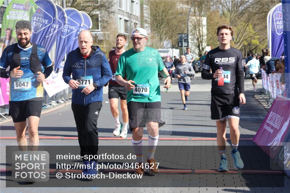 12.04.2026 - 45. Internationalen Wilhelmsburger Insellauf Strokosch-Dieckow http://msf.ph/oto/9464627 12.04.2026 10:56:37 Ziel 4494, 5047, 4070, 5771, 4549 meine-sportfotos.de