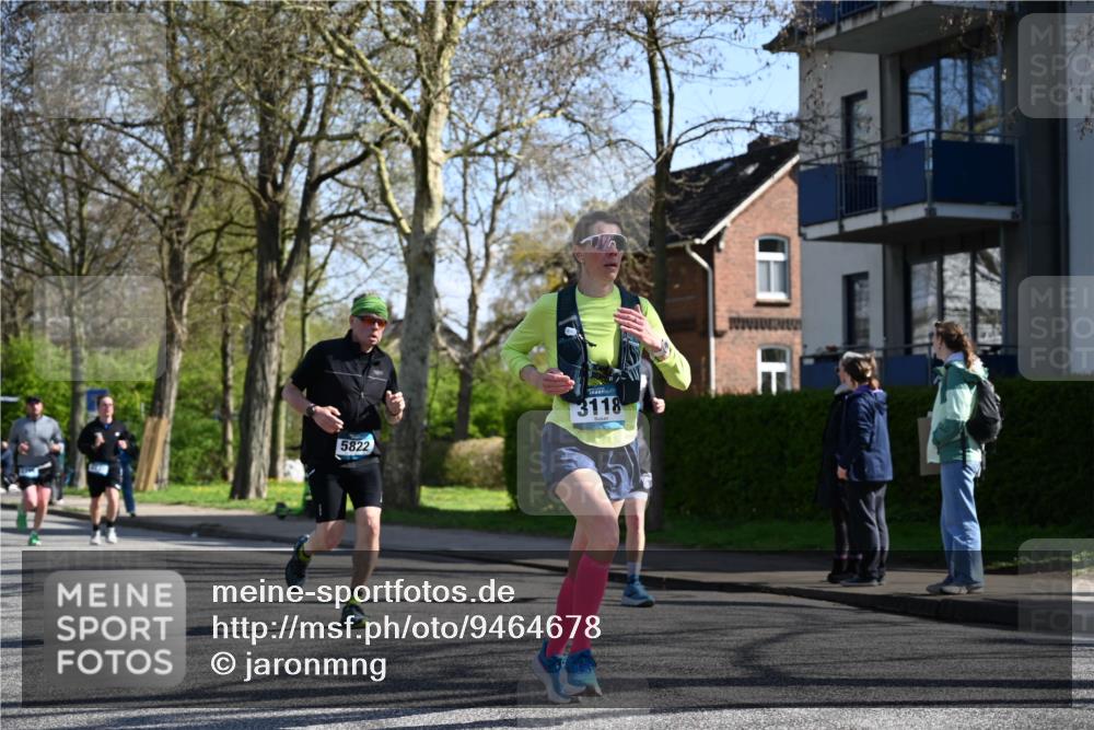 12.04.2026 - 45. Internationalen Wilhelmsburger Insellauf J. Mangold http://msf.ph/oto/9464678 12.04.2026 10:55:47 Ziel 3175, 4298, 5557, 2349, 3118, 5822, 3488, 2797, 2796, 2921, 2808, 3916, 4494, 5047, 4070, 5771, 4549, 4717, 2055, 5512, 2220 meine-sportfotos.de