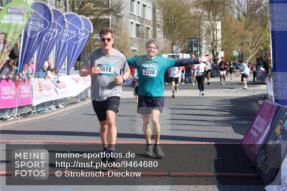 12.04.2026 - 45. Internationalen Wilhelmsburger Insellauf Strokosch-Dieckow http://msf.ph/oto/9464680 12.04.2026 10:56:48 Ziel 2055, 5512, 2220, 4158 meine-sportfotos.de