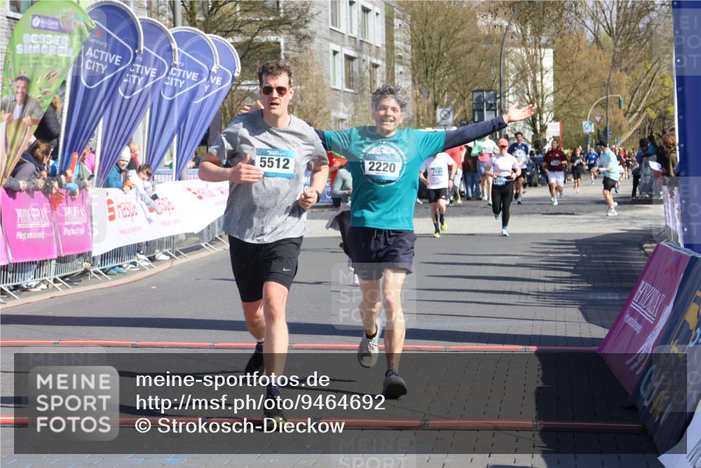 12.04.2026 - 45. Internationalen Wilhelmsburger Insellauf Strokosch-Dieckow http://msf.ph/oto/9464692 12.04.2026 10:56:48 Ziel 2055, 5512, 2220, 4158 meine-sportfotos.de