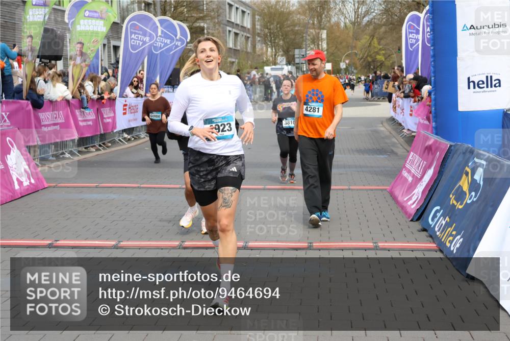 12.04.2026 - 45. Internationalen Wilhelmsburger Insellauf Strokosch-Dieckow http://msf.ph/oto/9464694 12.04.2026 13:13:59 Ziel 2080, 5819, 2064, 4923, 4281, 3984, 3810, 3268, 2062 meine-sportfotos.de