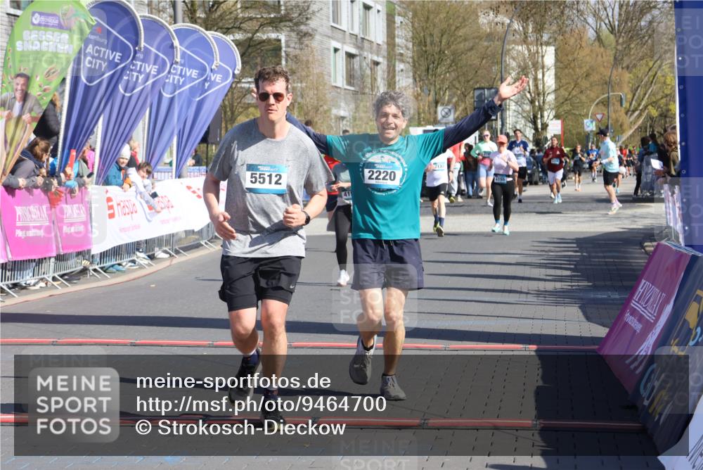 12.04.2026 - 45. Internationalen Wilhelmsburger Insellauf Strokosch-Dieckow http://msf.ph/oto/9464700 12.04.2026 10:56:48 Ziel 2055, 5512, 2220, 4158 meine-sportfotos.de