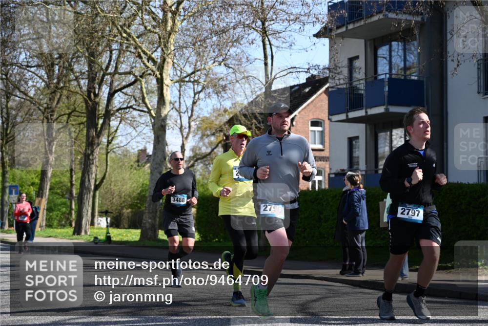 12.04.2026 - 45. Internationalen Wilhelmsburger Insellauf J. Mangold http://msf.ph/oto/9464709 12.04.2026 10:55:53 Ziel 2349, 3118, 5822, 3488, 2797, 2796, 2921, 2808, 3916, 4494, 5047, 4070, 5771, 4549, 4717, 2055, 2055, 5512, 2220, 4158, 2133, 2754, 4155 meine-sportfotos.de