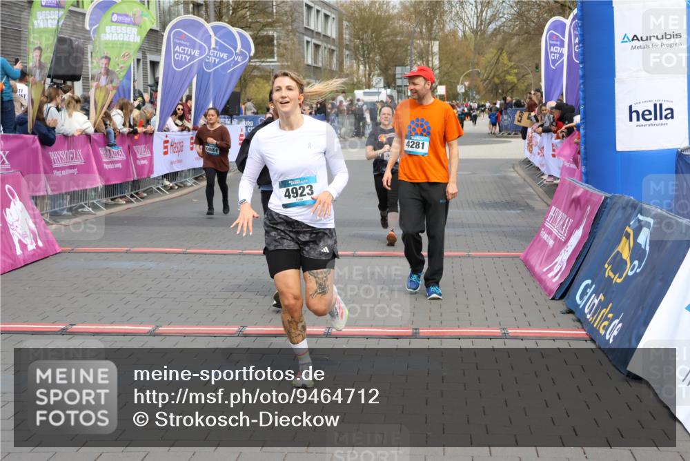 12.04.2026 - 45. Internationalen Wilhelmsburger Insellauf Strokosch-Dieckow http://msf.ph/oto/9464712 12.04.2026 13:13:59 Ziel 2080, 5819, 2064, 4923, 4281, 3984, 3810, 3268, 2062 meine-sportfotos.de