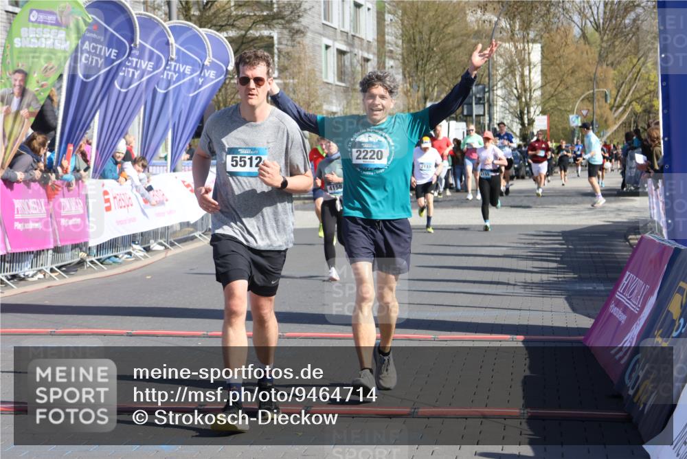 12.04.2026 - 45. Internationalen Wilhelmsburger Insellauf Strokosch-Dieckow http://msf.ph/oto/9464714 12.04.2026 10:56:48 Ziel 2055, 5512, 2220, 4158 meine-sportfotos.de