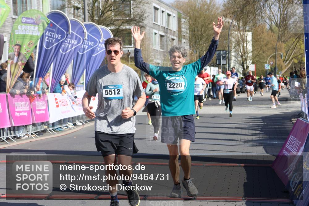 12.04.2026 - 45. Internationalen Wilhelmsburger Insellauf Strokosch-Dieckow http://msf.ph/oto/9464731 12.04.2026 10:56:48 Ziel 2055, 5512, 2220, 4158 meine-sportfotos.de